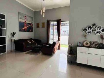 Rumah Hook Mewah di Antapani dkt Arcamanik