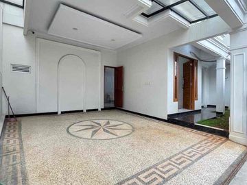 dijual rumah mewah dikebagusan 2