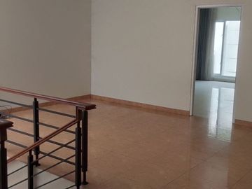 DiJual Rumah Exclusive Bangunan New classic Eropa 2 Lantai di Loka Indah Buncit Kalibata, Jakarta Selatan