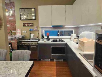 dijual Rumah siap huni fully furnished di the springs gading serpong