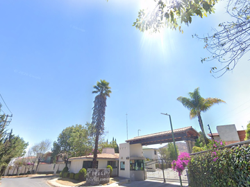 CASA EN VENTA EN FRACC. PRAGA PLAZA DEL CONDADO, ESTADO DE MEICO.