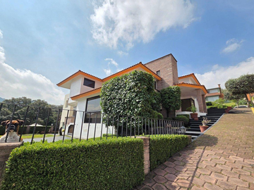 CASA EN VENTA EN FRACC. PRAGA PLAZA DEL CONDADO, ESTADO DE MEICO.