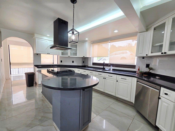 CASA EN VENTA EN FRACC. PRAGA PLAZA DEL CONDADO, ESTADO DE MEICO.