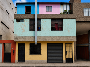 Se vende local comercial con departamento en la victoria a pasos de gamarra