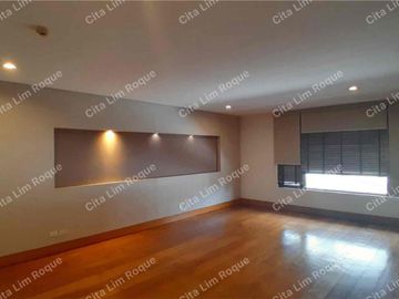 HOUSE FOR LEASE
