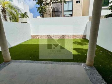 Casa amueblada en renta en Aqua Residencial
