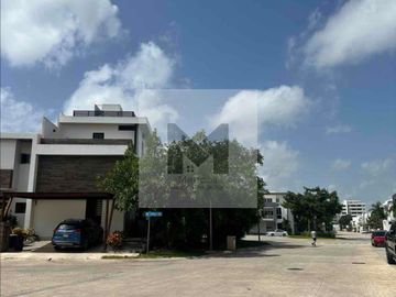 Casa amueblada en renta en Aqua Residencial