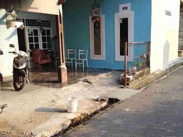 DI JUAL CEPAT RUMAH STRATEGIS PAS PINGGIR JALAN
