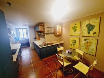 FOR SALE: 4BR 300 sqm Furnished Bi-Level Corner Unit with Balcony and 2 Parking Slots in Skyland Plaza, Makati