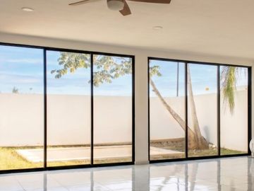 CASA DE 3 RECAMARAS Y ALBERCA EN PRIVADA CHOLUL MERIDA