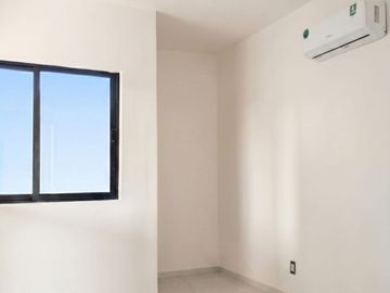 CASA DE 3 RECAMARAS Y ALBERCA EN PRIVADA CHOLUL MERIDA