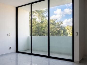 CASA DE 3 RECAMARAS Y ALBERCA EN PRIVADA CHOLUL MERIDA