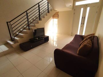 Palm Residence Summarecon Bekasi – Rumah 2 Lantai Full Furnished, Sewa Rp75 Juta/Tahun