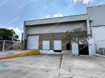 bodega Industrial en Renta