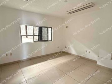 bodega Industrial en Renta