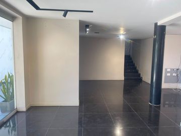 Casa comercial en Arriendo en Patio Bonito, El Poblado