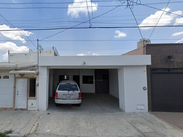 Casa en venta en Saltillo, Col. Amistad II