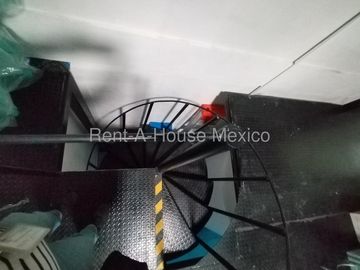 Altos de Juriquilla Local Comercial en Venta | Planta Baja con Tapanco y Oficinas IO157