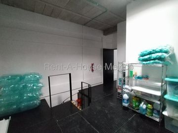 Altos de Juriquilla Local Comercial en Venta | Planta Baja con Tapanco y Oficinas IO157
