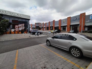 Altos de Juriquilla Local Comercial en Venta | Planta Baja con Tapanco y Oficinas IO157