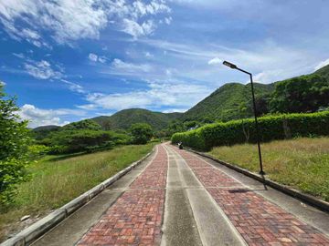 Vendo lote en zona rural de Apulo cundinamarca exelente ubicación dentro de condominio.