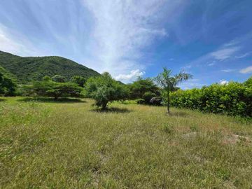 Vendo lote en zona rural de Apulo cundinamarca exelente ubicación dentro de condominio.