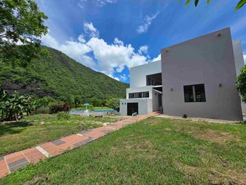 Vendo lote en zona rural de Apulo cundinamarca exelente ubicación dentro de condominio.