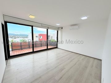 Casa en Venta en Cumbres del Lago | 3 Recámaras con Vestidor y Terraza IO66