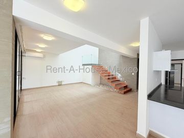 Casa en Venta en Cumbres del Lago | 3 Recámaras con Vestidor y Terraza IO66