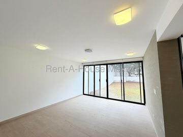 Casa en Venta en Cumbres del Lago | 3 Recámaras con Vestidor y Terraza IO66