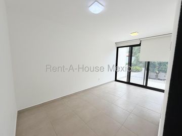 Casa en Venta en Cumbres del Lago | 3 Recámaras con Vestidor y Terraza IO66