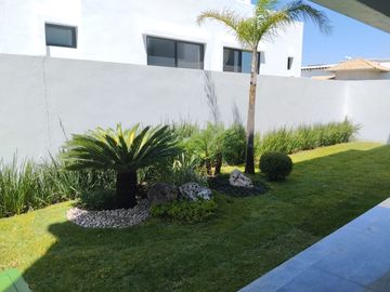 VENTA DE RESIDENCIA EN GRAN RESERVA, ACABADOS DE LUJO, 3 RECAMARAS, COCHERA PARA 3 AUTOS, JARDIN, SOTANO, ELEVADOR, AIRA ACONDICIONADO, ESTILO MEXICAN
