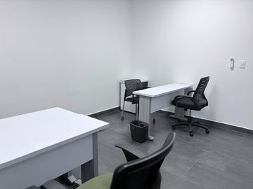 OFICINA EQUIPADA EN RENTA EN AGUASCALIENTES PUNTO 45 - SERVICIOS INCLUIDOS