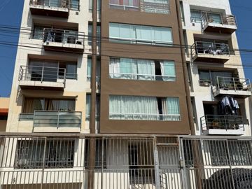 VENTA DPTO EN URB ELIO CERCADO DE LIMA POR REMODELAR  VISTA EXTERIOR PRECIO NEGOCIABLE