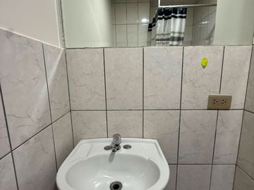 VENTA DPTO EN URB ELIO CERCADO DE LIMA POR REMODELAR  VISTA EXTERIOR PRECIO NEGOCIABLE