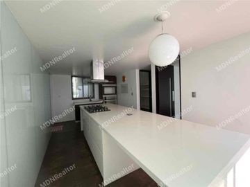 Casa en venta en Lomas de Tecamachalco.
