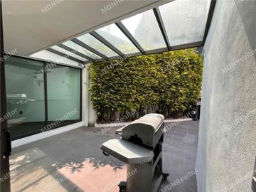 Casa en venta en Lomas de Tecamachalco.