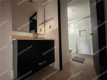 Casa en venta en Lomas de Tecamachalco.