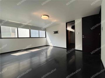 Casa en venta en Lomas de Tecamachalco.
