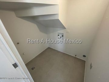 Casa en Venta en Zákia | Condominio con Alberca y Gimnasio JPC2576