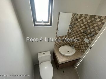Casa en Venta en Zákia | Condominio con Alberca y Gimnasio JPC2576