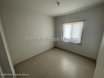 Casa en Venta en Zákia | Condominio con Alberca y Gimnasio JPC2576
