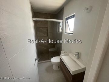 Casa en Venta en Zákia | Condominio con Alberca y Gimnasio JPC2576