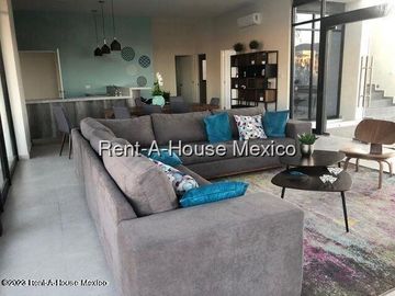 Casa en Venta en Zákia | Condominio con Alberca y Gimnasio JPC2576