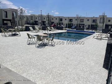 Casa en Venta en Zákia | Condominio con Alberca y Gimnasio JPC2576