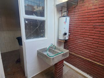 OPORTUNIDAD CASA CERCA DE PERIPLAZA