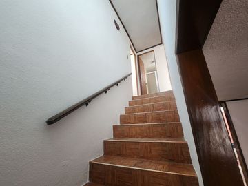 OPORTUNIDAD CASA CERCA DE PERIPLAZA