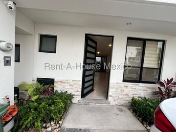 Casa en Venta en Meseta | Cocina Equipada y Patio Techado SGU2566