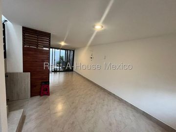 Casa en Venta en Meseta | Cocina Equipada y Patio Techado SGU2566