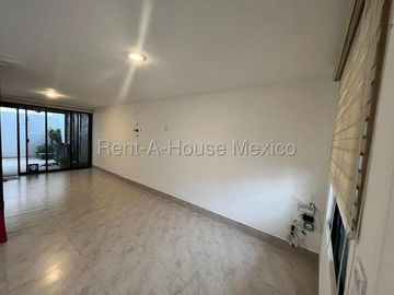 Casa en Venta en Meseta | Cocina Equipada y Patio Techado SGU2566